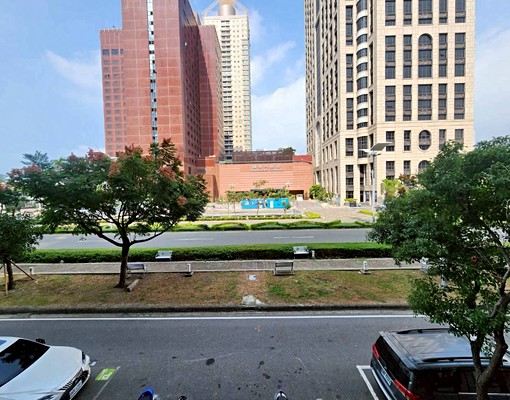 愛河國賓高雄法院民生路上面寬1+2樓店面 - Image 2