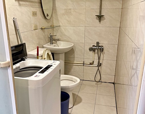 大對外窗,獨立洗衣機套房(請來電)) - Image 7