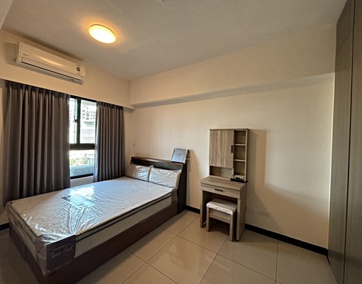 高鐵特區林新商圈附家具家電平面車位俱全含管交通便利 - Image 3