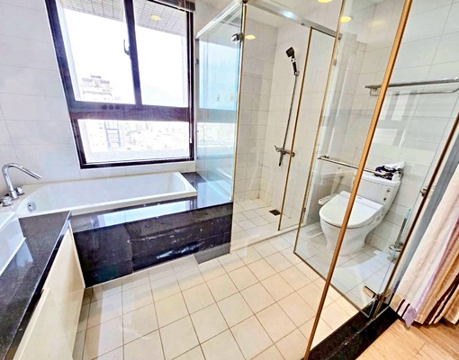 崇德文心捷運北平商圈💖可租補報稅超美精裝正一房💖浴缸 - Image 4