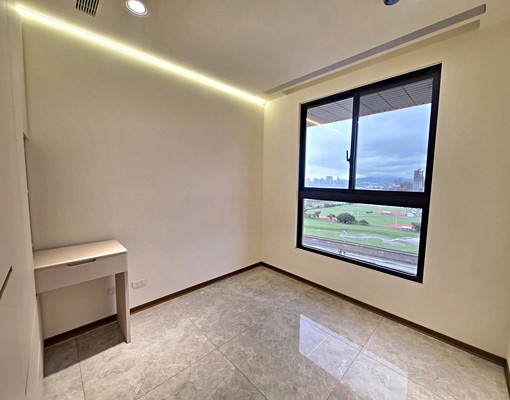 三重捷運站寶石睿岳16樓全新4房+平面車位。附冷氣係統衣櫃 - Image 4