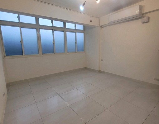 全新裝潢*(附機車位)*明亮大空間乾淨好宅 - Image 11