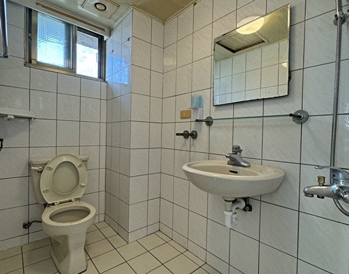 🍎市政府捷運~可戶籍可租補~電梯~陽台傢俱電大套房 - Image 9