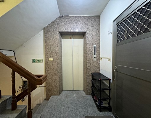 🍎市政府捷運~可戶籍可租補~電梯~陽台傢俱電大套房 - Image 11