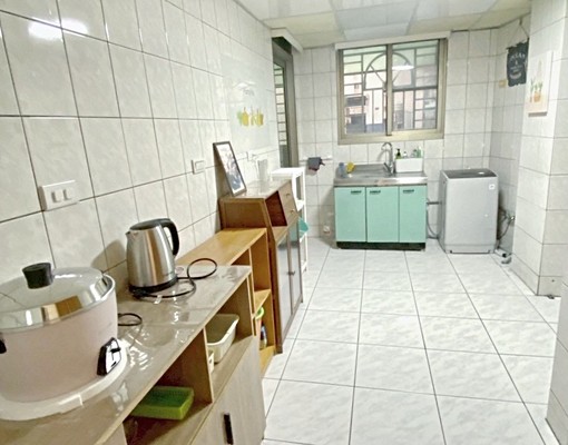 【嘉義優質女生宿舍】全新裝潢生活機能便利房間採光均佳大樓 - Image 7