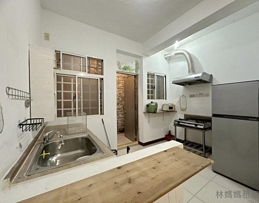 可寵可拜拜🌱安南區靜巷內3房透天🌱客廳牆面會粉刷 - Image 4