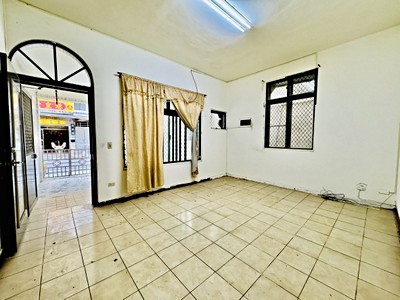 獨家專任｜後庄商圈｜門前停車｜5房採光透天