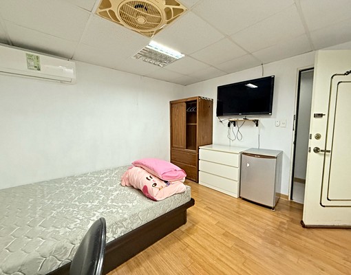 永安市場🚄雙人掀床開窗🌟水泥磚牆🧱變頻冷氣⚡️便宜首選 - Image 8