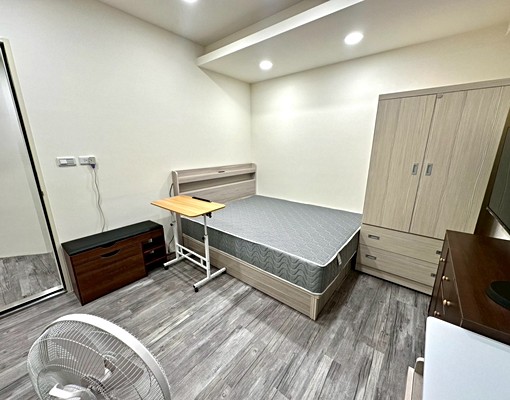 新店⚡️可租補/免爬高/採光通風/新裝潢/獨洗曬/傢俱齊 - Image 2