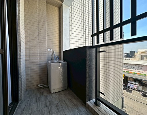 學府商圈~全新高質感套房/可租補 - Image 6