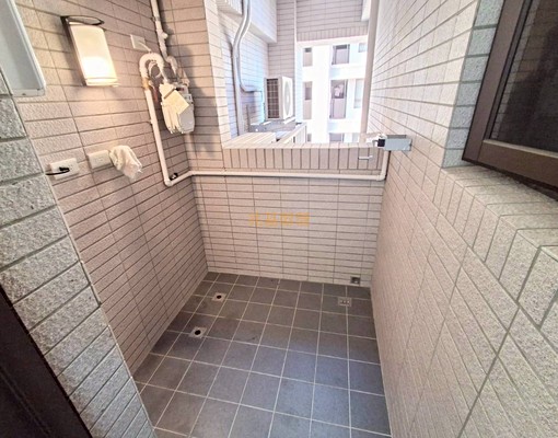 兆基社會住宅🏠大3房平車屋況好全室木質地板可租補 - Image 8