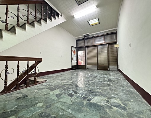 近後驛捷運站正街四層樓騎樓透天/可寵/需公證 - Image 3