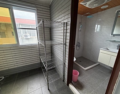 新營優質3F前大套房出租（獨立洗衣機&雙層小冰箱） - Image 7