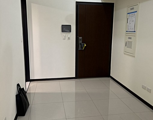 新大樓漢皇盛世社區車位可另租 - Image 7