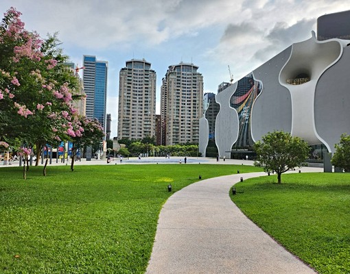 七期霞飛道全新裝潢3+1房(租金含管) - Image 1