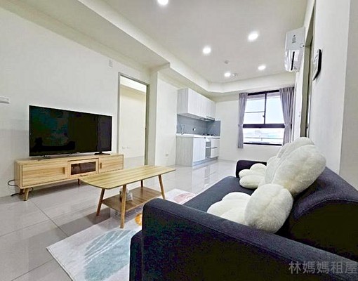 安富街全新兩房包管理費及平車位 - Image 1