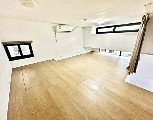 極品樓中樓🍁兩房🍁超大露台🍁平面汽車 - Image 8