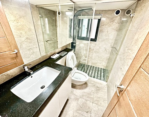 極品樓中樓🍁兩房🍁超大露台🍁平面汽車 - Image 12