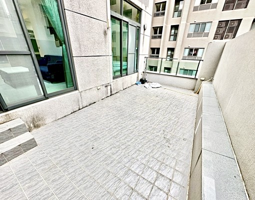 極品樓中樓🍁兩房🍁超大露台🍁平面汽車 - Image 10