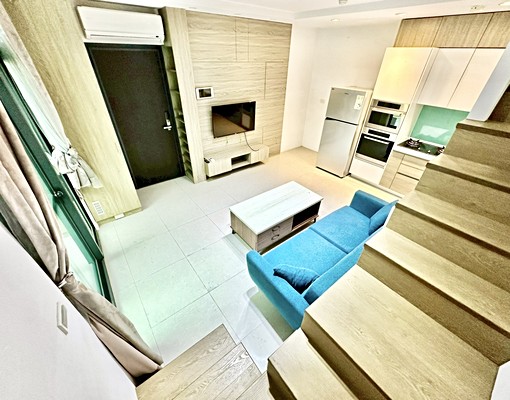 極品樓中樓🍁兩房🍁超大露台🍁平面汽車 - Image 3