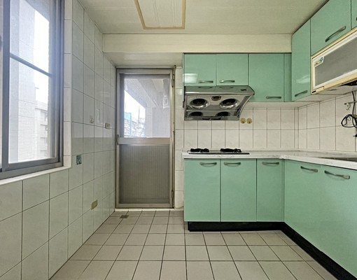 中華路大空間四房平車｜家具齊全｜隨時可入住 - Image 3