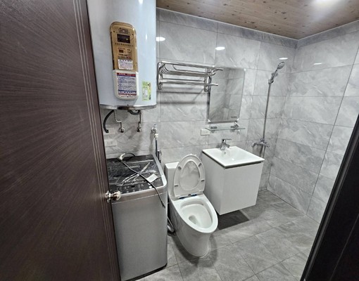 免服務費(屋主自租)安樂市場旁學區頂加套獨立全新套房 - Image 4