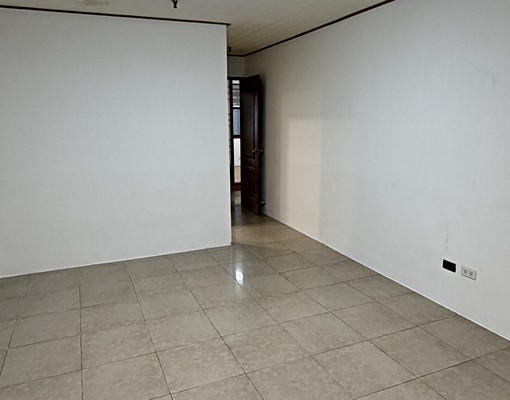 屋主自租，運河邊大樓，下樓就有7-11跟全家便利商店 - Image 13