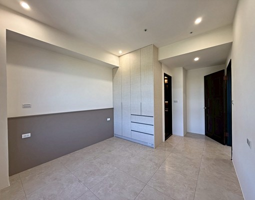 高鐵商圈ᰔ合新詠遇ᰔ視野採光三房平車 - Image 4