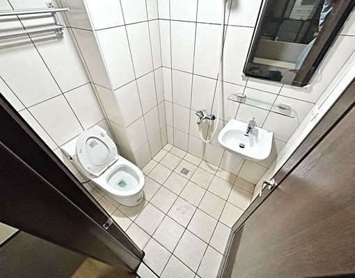 西屯💕新光遠百✨青海文心💕騎樓機車位✨小資獨洗曬 - Image 10