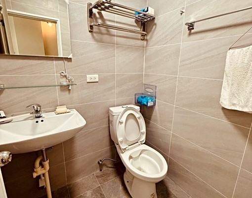 【基隆廟口生活圈大套房出租|三+四樓雙層空間】 - Image 6