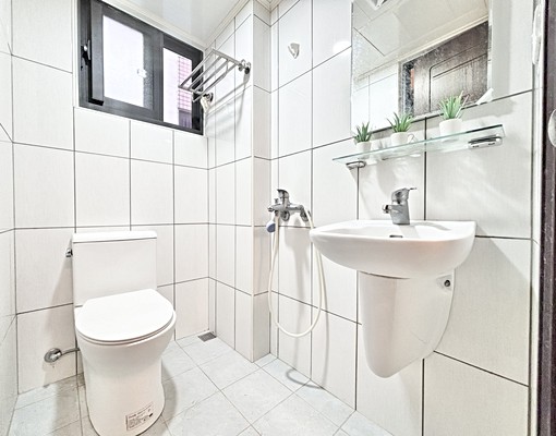 📍近東海｜電梯套房｜陽台獨洗獨曬｜子母車｜可租補 - Image 3