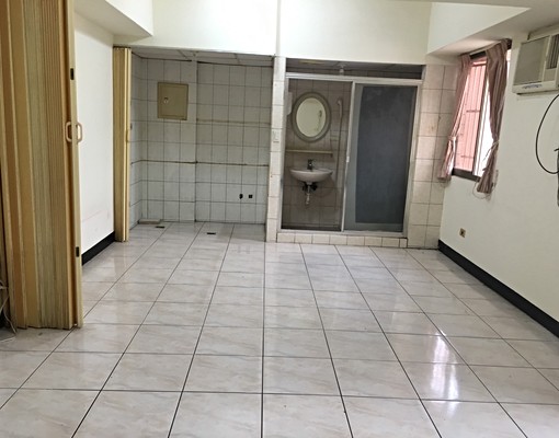 臨省道,中壢工業區,交通便利,空間寬敞,光線明亮,通風. - Image 10