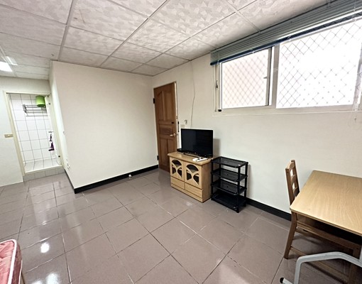 可報稅可租補/近大遠百電梯套房/只求好租客 - Image 7