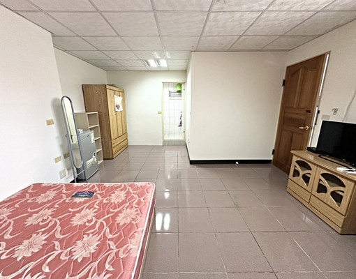 可報稅可租補/近大遠百電梯套房/只求好租客 - Image 8