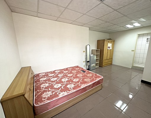 可報稅可租補/近大遠百電梯套房/只求好租客 - Image 9