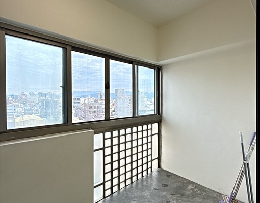 台灣大道一段電梯套房陽台獨洗曬含水網路第四台電5元多間可選! - Image 9