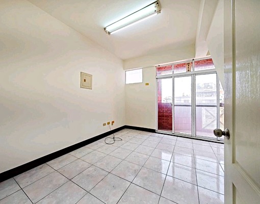 大推-.近台積電透天5樓店住.德民市場商圈.歡迎公司行號承租 - Image 11