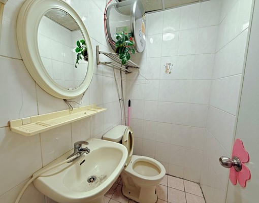 全新整理東海大套房(中科榮總澄清台中工業區) - Image 5