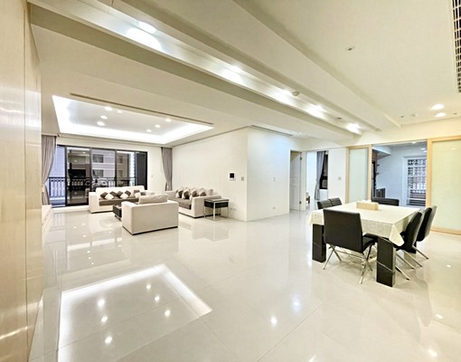 新光三越💖3房2廳4衛💖平車位💖物業管理💖室內泳池 - Image 1