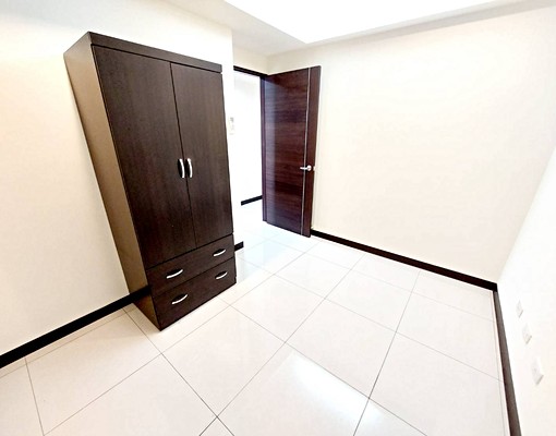 3房2廳2衛💘新興路💘全室裝潢/租補入籍雙車位 - Image 2