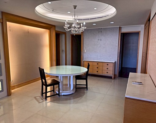 【中悦桂冠四房雙主臥有車位】稀有出租,盡情把握賞屋 - Image 3