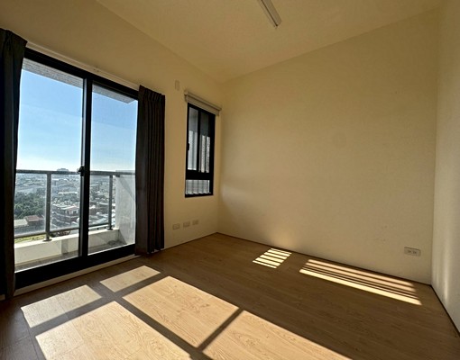 豐原雙學區可入戶籍輕屋齡三房平車好租件 - Image 3