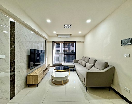 東區|精武車站+Lalaport|質感3房|平面車位|全配 - Image 2