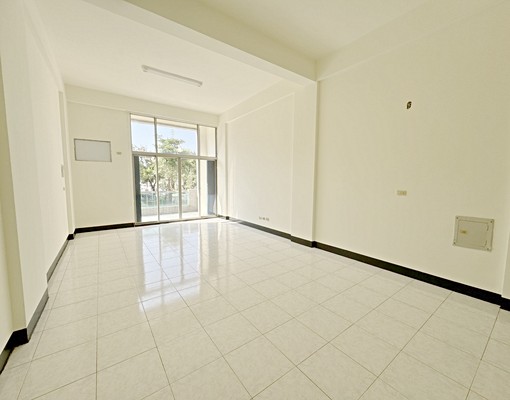 北區近大港國小稀有大坪數挑高4房住辦合一 - Image 3