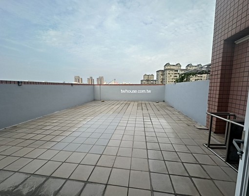 《文山特區稀有頂樓四房大露台|通風明亮採光佳》 - Image 2