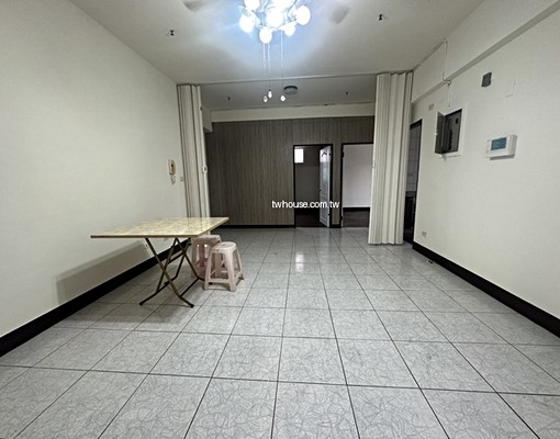 《文山特區稀有頂樓四房大露台|通風明亮採光佳》 - Image 1