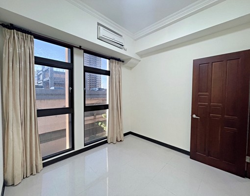 板橋車站,邊間大面採光正2房,可租車位可寵 - Image 11