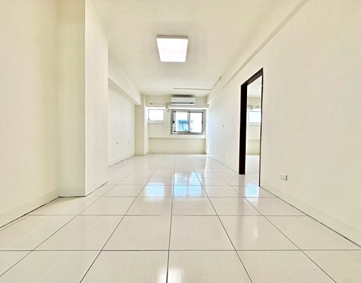 台中南區好房!東區可寵、租補,新時代全新整理生活機能超便利 - Image 1