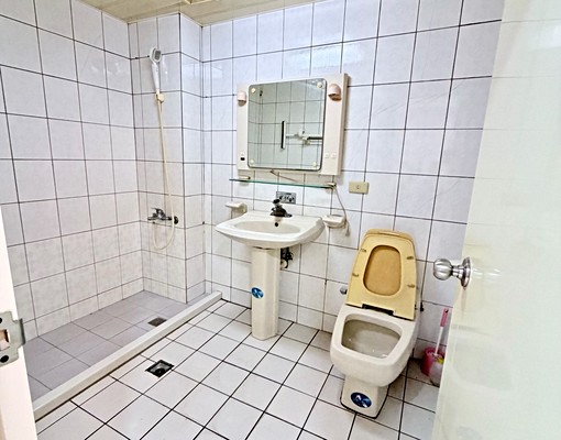 🌟【摩天芳鄰】2+1房美景大樓|近中正路商圈|可租金補助 - Image 4