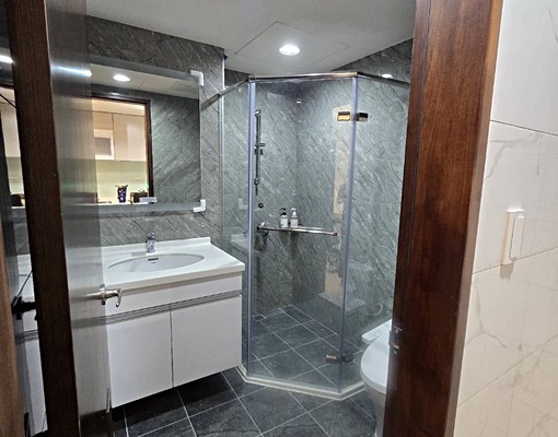 苓雅全新1+1房一廳~含管可租補!皇普摩天100 - Image 7